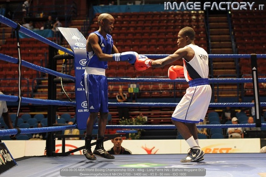 2009-09-05 AIBA World Boxing Championship 0024 - 48kg - Lony Pierre HAI - Bathusi Mogajane BOT